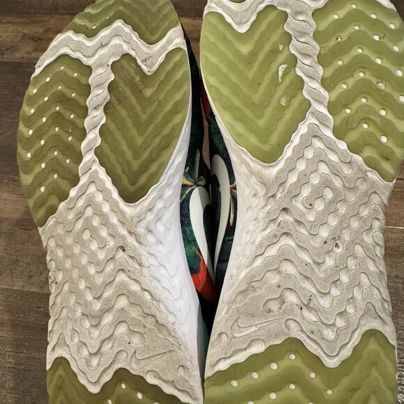 Nike Men's Odyssey React Running Shoe Black Tropical Floral AV3255-001 Size 11 - Picture 12 of 13